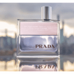 ⁦برادا عطر امبر بور اوم للرجال - او دي تواليت⁩ - الصورة ⁦2⁩