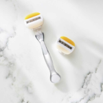 ⁦أداة حلاقه فينوس 5 اولاي +2 شفرة غيار من جيليت⁩ - الصورة ⁦2⁩