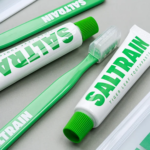 ⁦سالترين مجموعة السفر معجون مع فرشاة تايجرليف انتعاش فائق - 30جم⁩ - الصورة ⁦2⁩