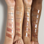 ⁦فنتي بيوتي قلوس ملمع ومكبر شفاه بومب هيت⁩ - الصورة ⁦2⁩