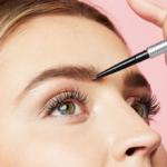 ⁦قلم الحواجب بريسايسلي ماي برو من بنفت - 4.5 Neutral Deep Brown⁩ - الصورة ⁦3⁩