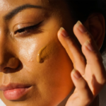 ⁦كريم اساس ضد الماء بعامل حماية من الشمس +50 من فانيسيوم⁩ - الصورة ⁦3⁩