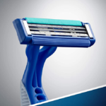 ⁦اداة الحلاقة بلو سمبل ثري للاستخدام لمرة واحدة من جيليت للرجال - 4 قطع⁩ - الصورة ⁦3⁩