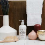 ⁦بلسم الترطيب اليومي بزيت جوز الهند البكر من شيا مويستشر - 384مل⁩ - الصورة ⁦3⁩