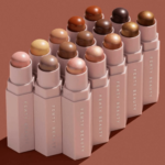 ⁦اضاءة هايلايتر ماتش ستيكس شيمر سكين ستيك من فنتي بيوتي - كونفيتي⁩ - الصورة ⁦2⁩