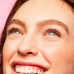 ⁦قلم الحواجب بريسايسلي ماي برو من بنفت - 06⁩ - الصورة ⁦3⁩