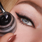 ⁦ايلاينر جل لاستينج من كيكو - 001⁩ - الصورة ⁦3⁩