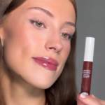 ⁦قلوس ملمع شفاه برسورثي من ذا بالم - سادل⁩ - الصورة ⁦3⁩