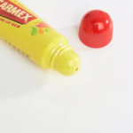 ⁦مرطب شفاه بالمانجو والخوخ من كارميكس - 10غ⁩ - الصورة ⁦2⁩