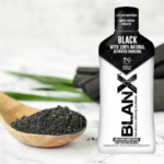 ⁦غسول الفم المبيض بالفحم الطبيعي النشط من بلانكس - 500مل⁩ - الصورة ⁦2⁩