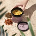 ⁦مقشر السكر الرغوي بالكركم والمرة من بريسكا⁩ - الصورة ⁦2⁩