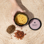 ⁦مقشر السكر الرغوي بالكركم والمرة من بريسكا⁩ - الصورة ⁦3⁩