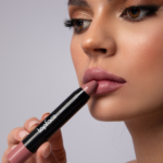 ⁦توب فيس احمر شفاه مطفي فوكس بوينت - 003⁩ - الصورة ⁦2⁩