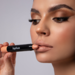 ⁦توب فيس احمر شفاه روج مطفي فوكس بوينت - 001⁩ - الصورة ⁦5⁩