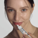 ⁦مرطب وواقي شمس للشفاه بعامل حماية 15 من سوم باي مي - 7مل⁩ - الصورة ⁦4⁩