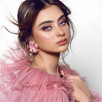 ⁦قلوس ملمع شفاه من نورة بو عوض - ليتل برنسس⁩ - الصورة ⁦3⁩