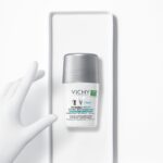 ⁦مزيل عرق انفنسبل تتش ريزست 72 ساعة رول ان من فيتشي - 50مل⁩ - الصورة ⁦3⁩