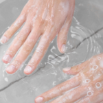 ⁦وايت تاول غسول يدين وين اي واش أب - 350مل⁩ - الصورة ⁦3⁩