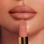 ⁦نادين نجيم بيوتي فيلفيت كوتور أحمر شفاه روج مخملي مات⁩ - الصورة ⁦5⁩