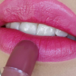 ⁦احمر شفاه روج من مود ماتشر - بنفسجي⁩ - الصورة ⁦3⁩