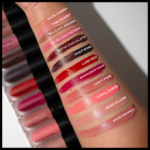 ⁦احمر شفاه سائل مات بومب من ريفلوشن - بينك باني⁩ - الصورة ⁦3⁩