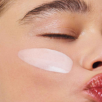 ⁦كلارنس كريم ماي كلارينس ري-بوست تينتد مرطب ومنشط للبشرة - 50مل⁩ - الصورة ⁦3⁩