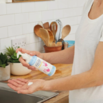 ⁦مرطب للطفل بالجريب فروت و شجرة الشاي من تشايلدز فارم - 250مل⁩ - الصورة ⁦2⁩