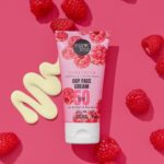 ⁦اورجانيك شوب كريم واقي شمس بالتوت مع عامل حماية 50 للبشرة العادية الى الجافة - 50 مل⁩ - الصورة ⁦2⁩