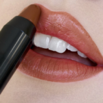 ⁦احمر شفاه روج من مود ماتشر - بني⁩ - الصورة ⁦3⁩