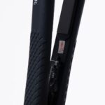 ⁦مكواة تمليس الشعر من أولا هير - أسود- OL- 1012⁩ - الصورة ⁦3⁩