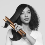 ⁦مملّس شعر دايسون كورال - نحاسي لامع & نيكل لامع⁩ - الصورة ⁦2⁩