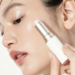 ⁦هينس مرطب شفاه ووجه ترو ديمنشن ريديانس بالم⁩ - الصورة ⁦3⁩