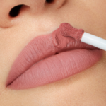 ⁦أحمر شفاه روج سائل لاستينج مات فيل من كيكو⁩ - الصورة ⁦3⁩