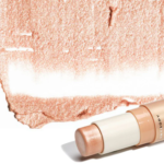 ⁦انتروبي إضاءة هايلايتر ستيك سانكيسد بعامل حماية من الشمس 50+⁩ - الصورة ⁦4⁩