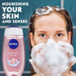 ⁦جل استحمام بالزيت ورائحة زنبق الماء من نيفيا - 250مل⁩ - الصورة ⁦2⁩