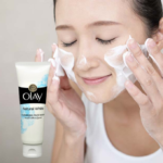 ⁦غسول منظف الوجه من اولاي - 100مل⁩ - الصورة ⁦2⁩