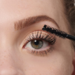 ⁦ماسكارا 5D للرموش وقلم تحديد الحواجب باللون البني الداكن من ريفلوشن⁩ - الصورة ⁦3⁩