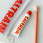 ⁦سالترين مجموعة السفر معجون مع فرشاة بالفلورايد للحماية من التسوس - 30جم⁩ - الصورة ⁦2⁩