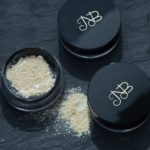 ⁦بودرة تثبيت الأساس من نوره بوعوض⁩ - الصورة ⁦4⁩