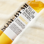 ⁦سوم باي مي غسول يوجا نياسين الكل في واحد لتفتيح البشرة - 100 مل⁩ - الصورة ⁦4⁩