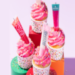 ⁦ايسنس قلوس ملمع شفاه بيرثداي بومب⁩ - الصورة ⁦6⁩