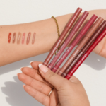 ⁦غوش قلم تحديد الشفاه فيلفت تتش مقاوم للماء⁩ - الصورة ⁦2⁩