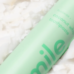 ⁦معجون أسنان بنكهة جوز الهند من هاي سمايل - 60ج⁩ - الصورة ⁦3⁩