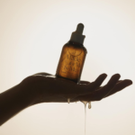 ⁦أكسيس واي إيسنس بيوم معزز الإشراقة - 50 مل⁩ - الصورة ⁦2⁩