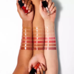 ⁦قلوس ملمع شفاه جلو ريفايفر من ايلف⁩ - الصورة ⁦2⁩