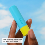 ⁦إي أو إس مرطب الشفاه الطبيعي بعامل حماية من الشمس SPF 15 بالأناناس وجوز الهند⁩ - الصورة ⁦3⁩