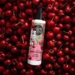 ⁦اورجانيك شوب جل استحمام منعم بالكرز والتوت الأزرق - 280مل⁩ - الصورة ⁦3⁩