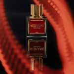 ⁦عطر هاندريد سايلنت وايز من نيشاني - اكستريت دي برفيوم⁩ - الصورة ⁦2⁩