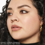 ⁦قلم كحل أيلاينر جل برفكت ستروكس من رير بيوتي⁩ - الصورة ⁦2⁩