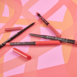 ⁦ايسنس محدد شفاه مطفي مات كومفورت 8 ساعات⁩ - الصورة ⁦3⁩